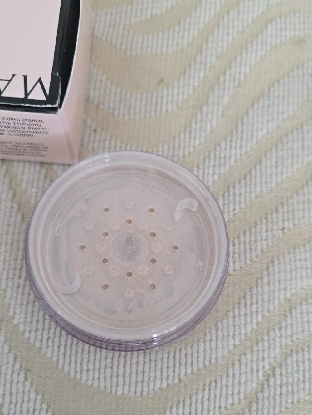 Mary Kay Mineral Powder Foundation - Ivory 2 (Light Beige) - Picture 5 of 5